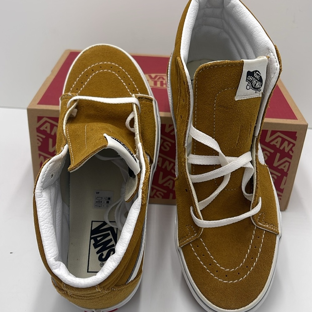 Vans Men’s High-Top Sneakers in Mustard White Sk8-Hi
Color Theory Golden Brown - Picture 13 of 16